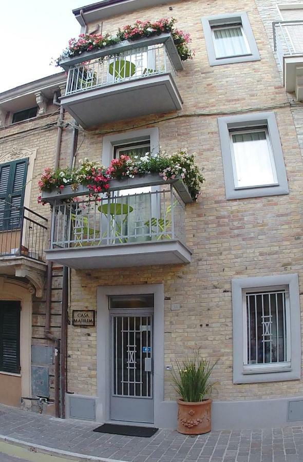 Hotel Casa Matilda à Porto SantʼElpidio Extérieur photo
